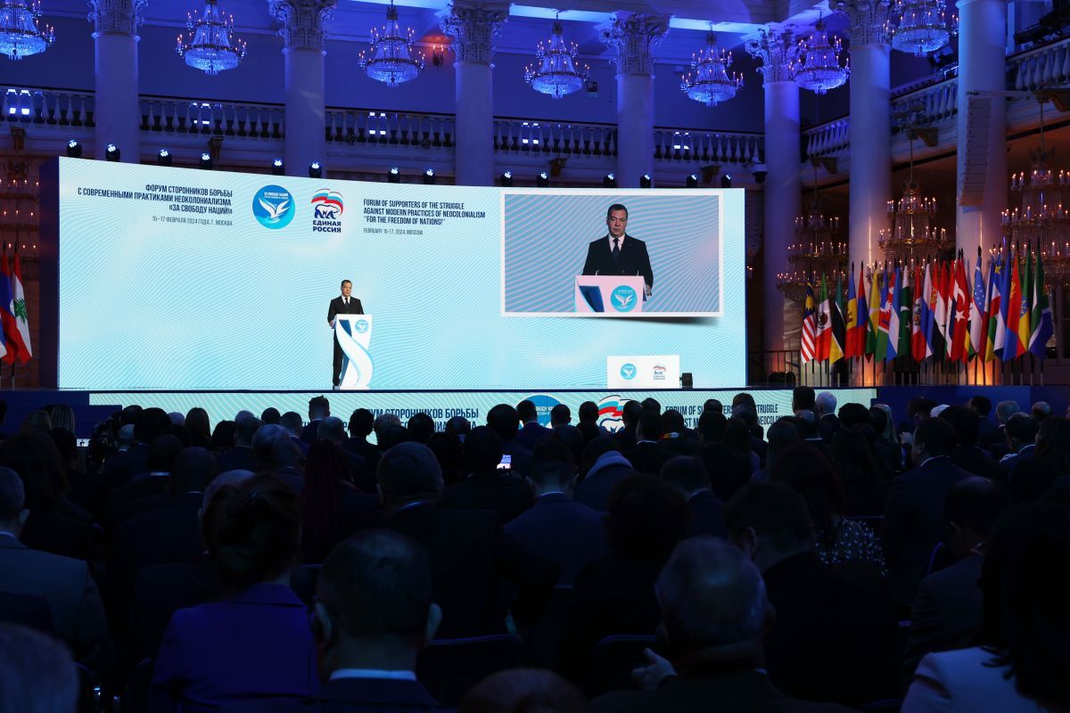 Эпоха однополярного миропорядка завершена: «Единая Россия» провела первый международный форум «За свободу наций!».
