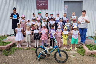 В Бичурском районе автоинспекторы, детсадовцы и воспитатели провели акцию «Мой друг - велосипед!».
