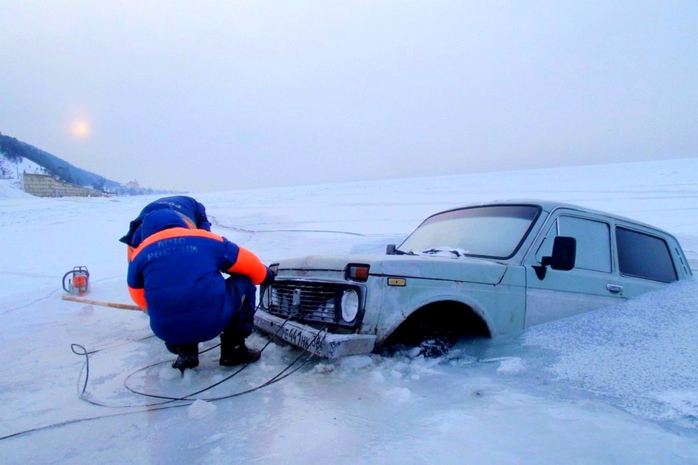 РЫБАКАМ – ВОДИТЕЛЯМ НА ЗАМЕТКУ. Какой штраф за выезд на лед в России в 2025 году.