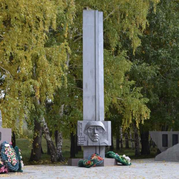 Памятник Воинам-землякам, погибшим на фронтах ВОВ.