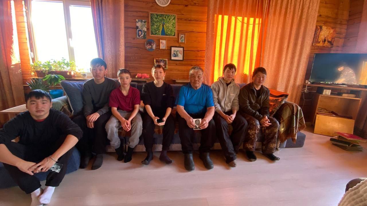 Члены ТОС «Красногорка» в гостях у Д.Д. Цыренжапова.