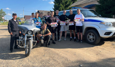 Автоинспекторы Бичурского района инициировали встречу с молодежью по вопросам безопасного управления мототехникой. Автоинспекторы Бичурского района инициировали встречу с молодежью по вопросам безопасного управления мототехникой.