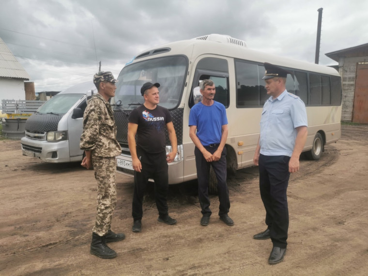 В Бичурском районе сотрудники Госавтоинспекции провели профилактические беседы с водителями пассажирского автотранспорта.