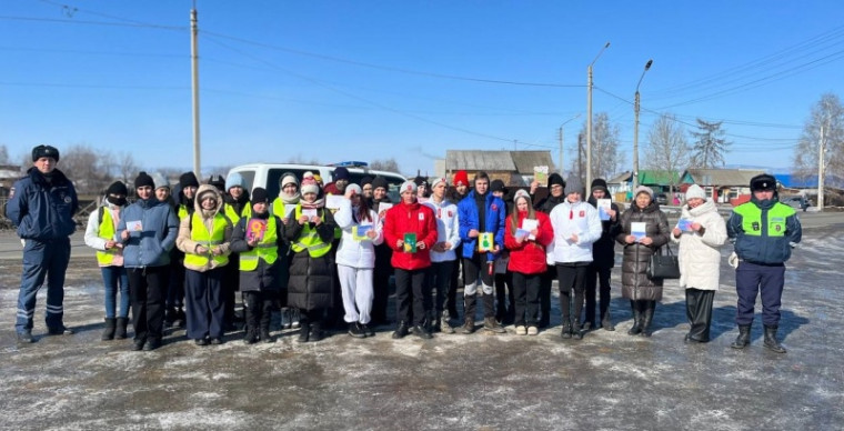 В Бурятии автоинспекторы и активисты «Движения первых» дали старт праздничным мероприятиям для участников дорожного движения в честь 8 марта.